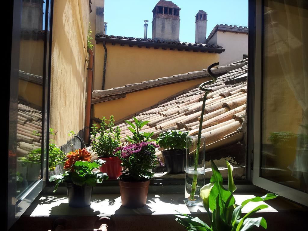 Antico Gioiello Umbro , Appartamento Con Terrazza Foligno Bagian luar foto